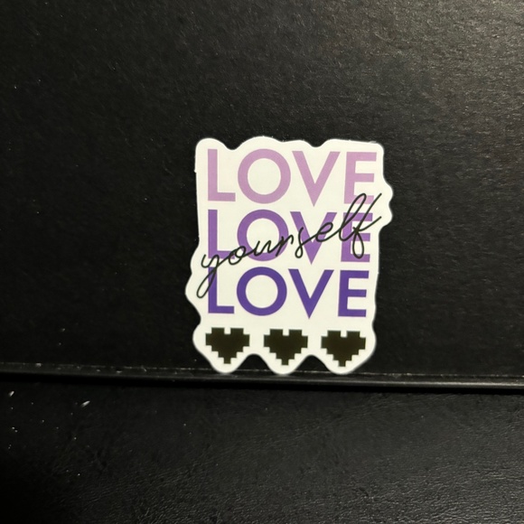 LOVE YOURSELF STICKER - Picture 1 of 1